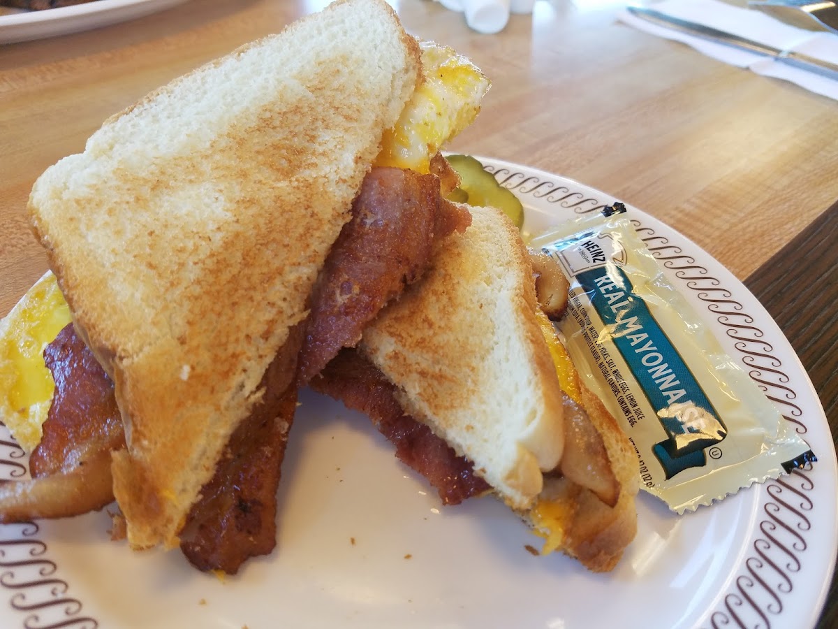 Waffle House - Photo 8