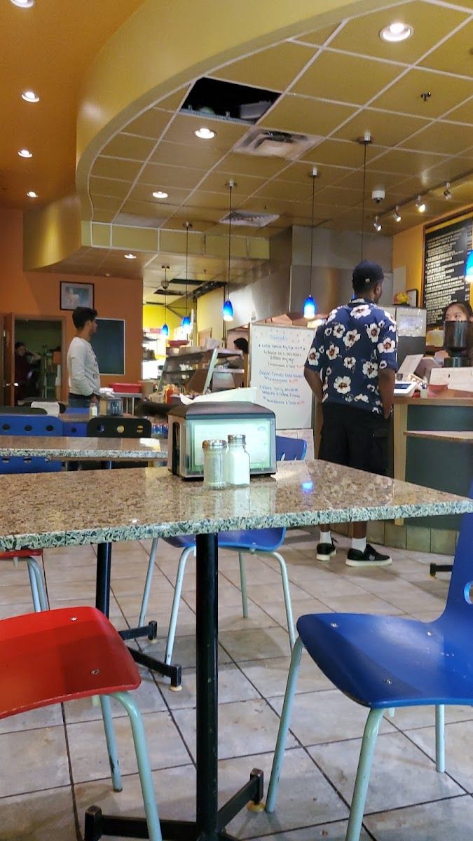 Only U Cafe - Photo 7