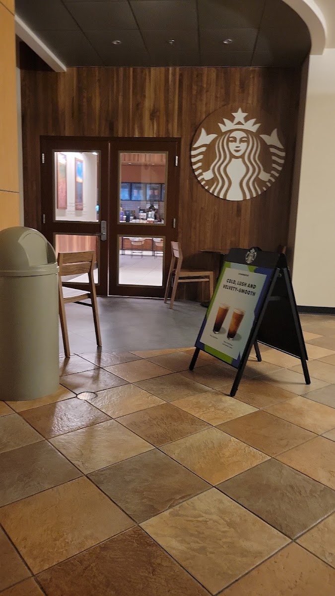 Starbucks - Photo 1