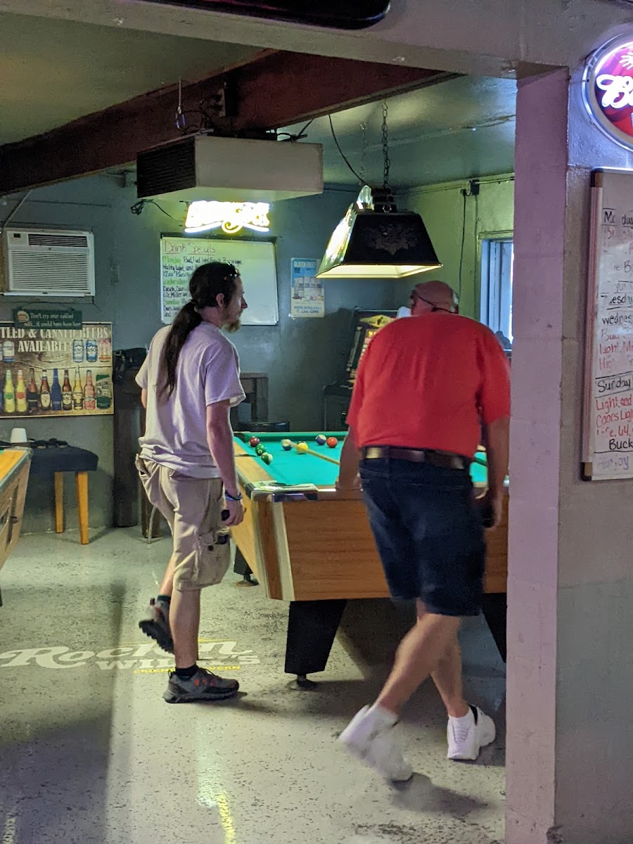 Rockin Willy's Friendly Tavern - Photo 2