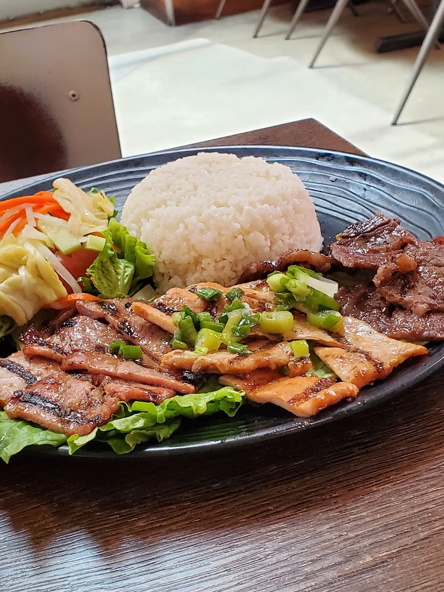 LOVE PHO CAFE - Photo 3