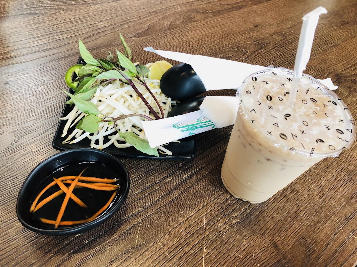 LOVE PHO CAFE - Photo 4
