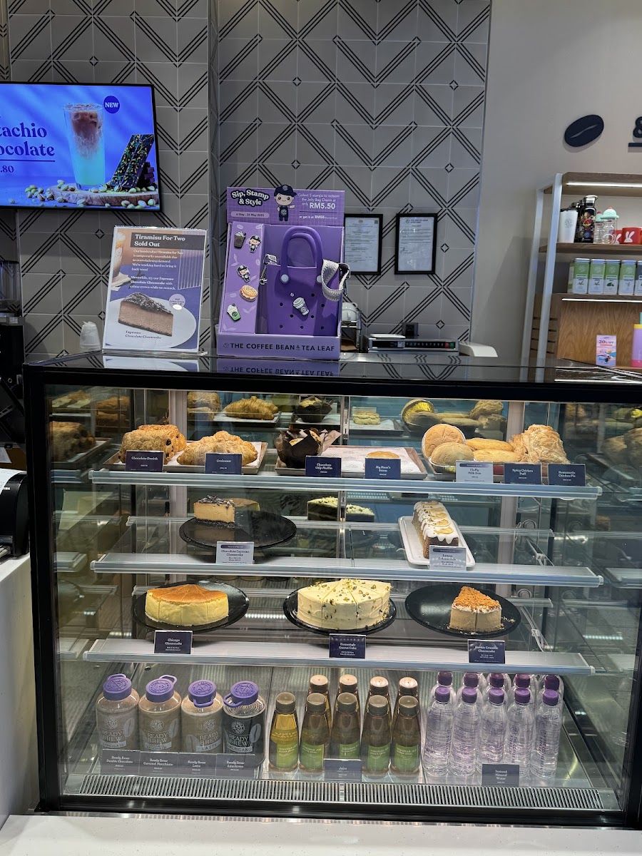 The Coffee Bean & Tea Leaf - Photo 4