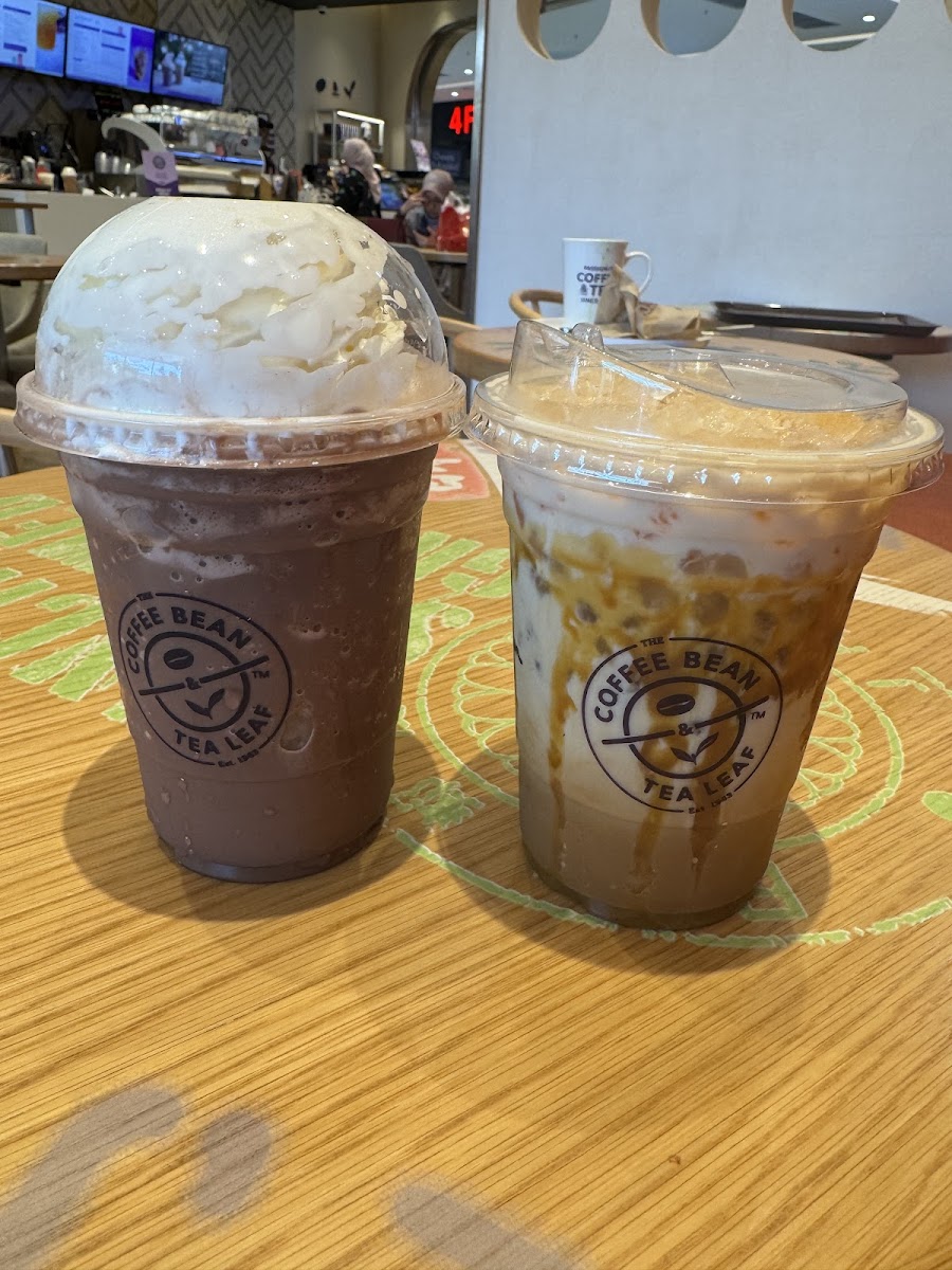 The Coffee Bean & Tea Leaf - Photo 5