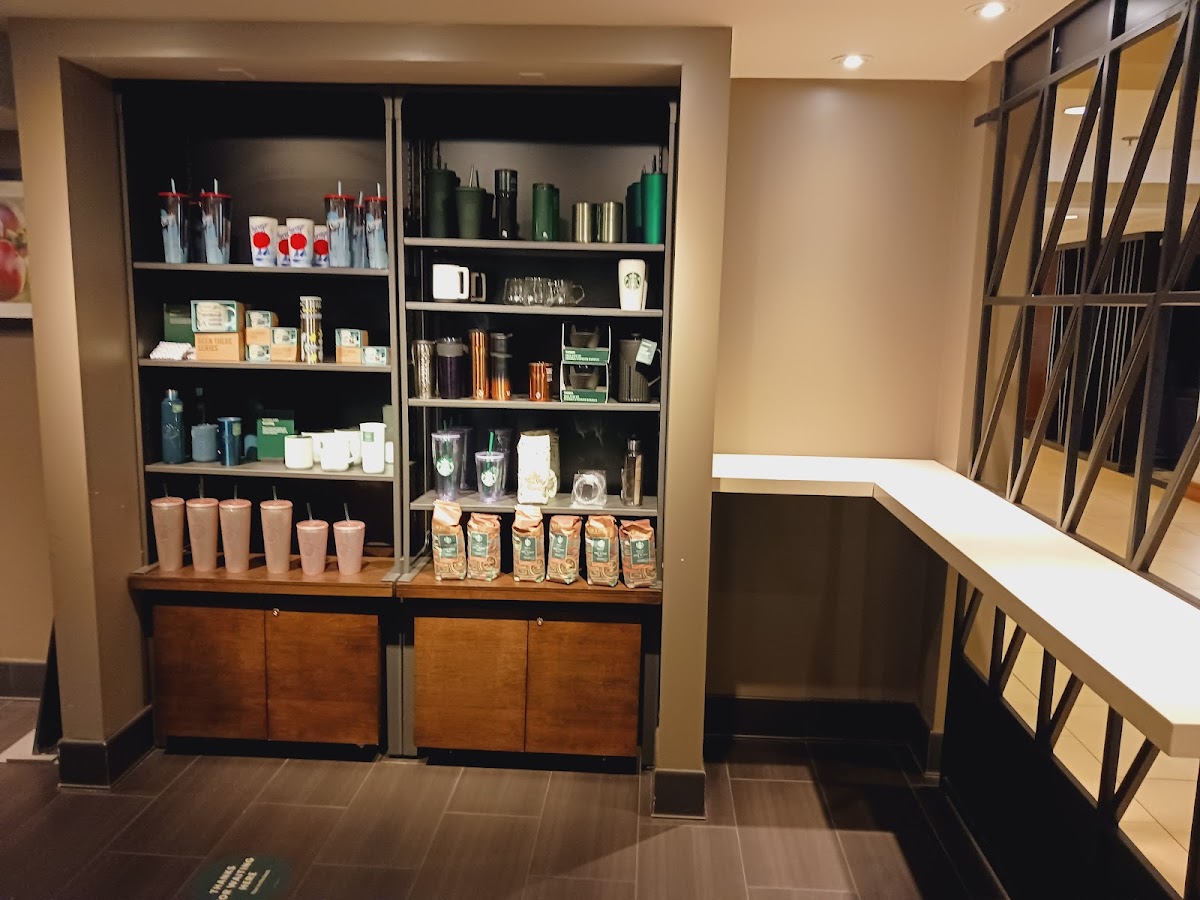 Starbucks - Photo 3