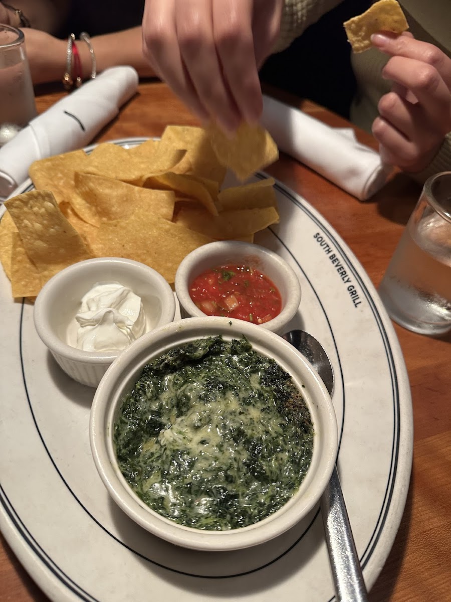 South Beverly Grill - Photo 4