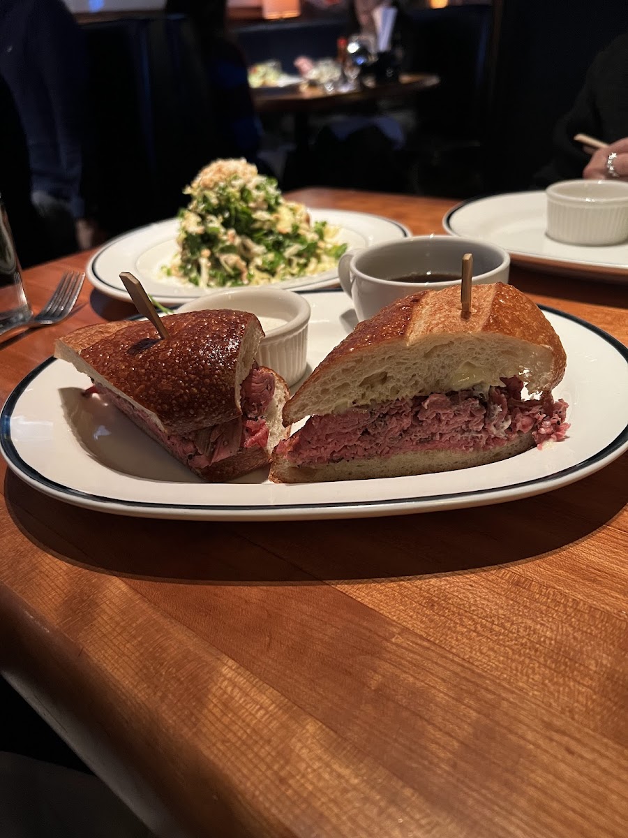 South Beverly Grill - Photo 6
