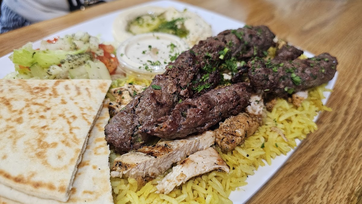 Al Basha Mediterranean Grill - Photo 3