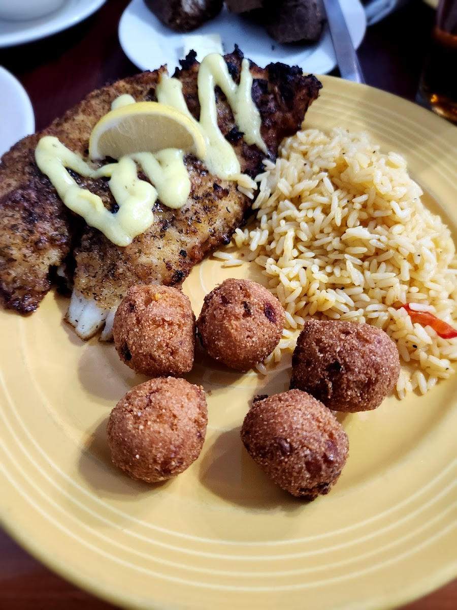 De Soto's Seafood Kitchen - Photo 9