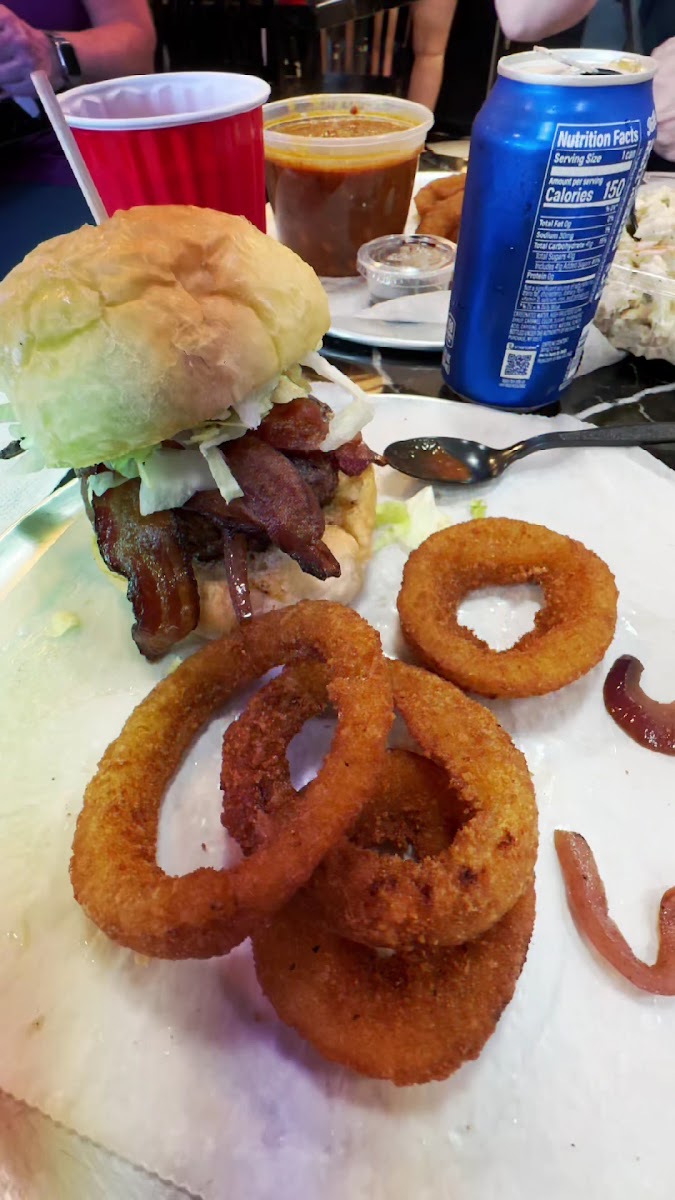 Melt Gourmet Cheeseburgers - Photo 1