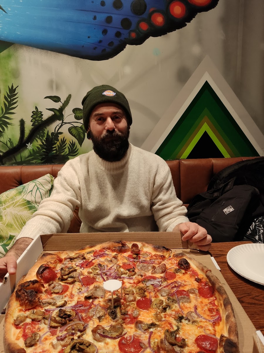 Joe's Pizza Broadway - Photo 9