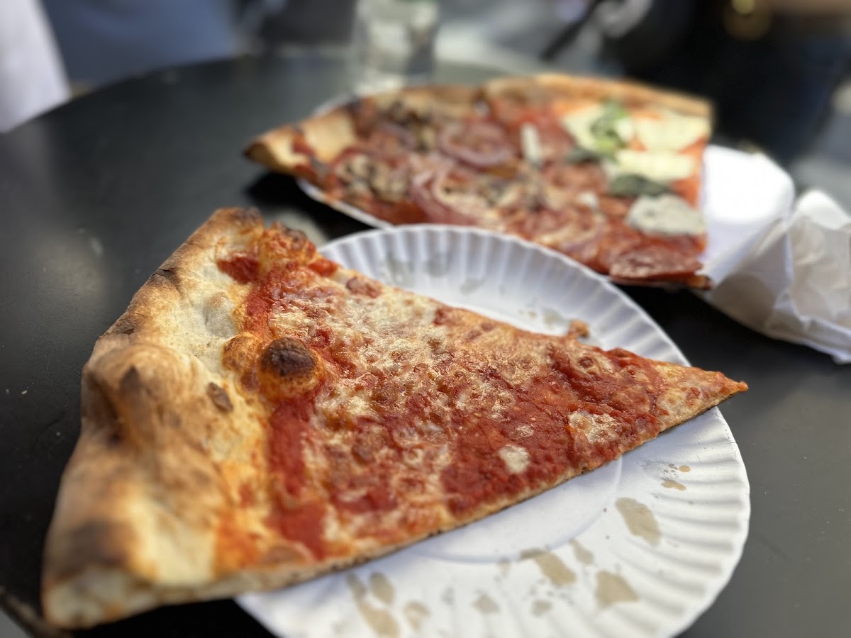 Joe's Pizza Broadway - Photo 4