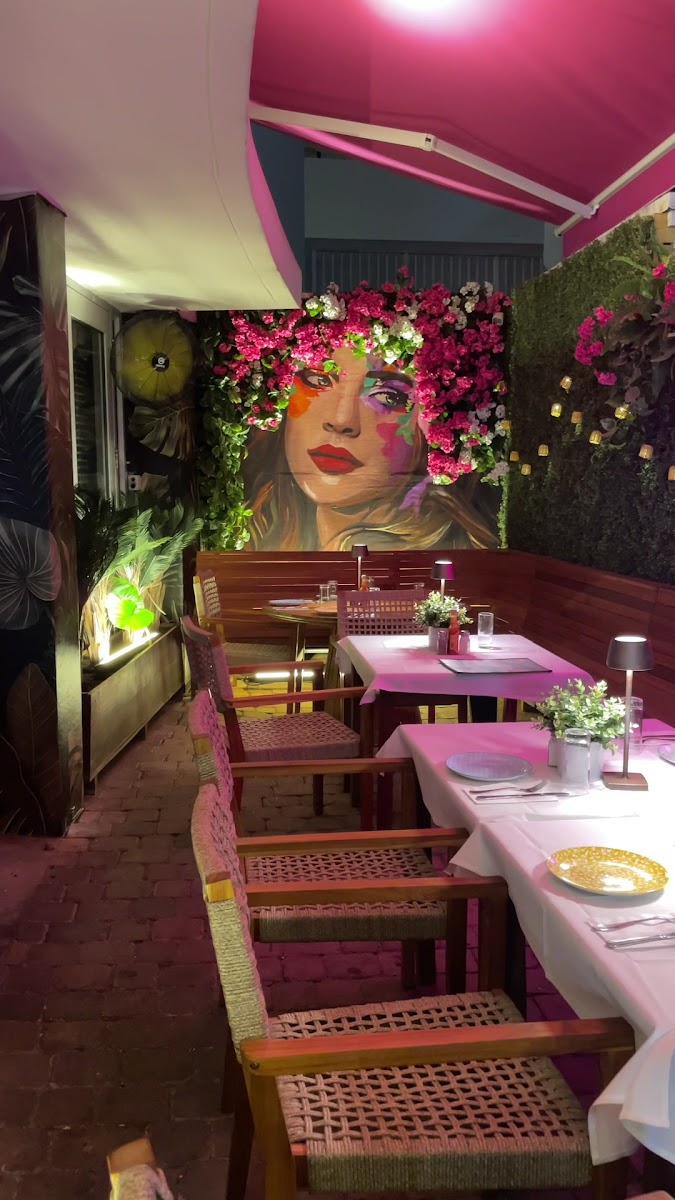 Azteca South Beach - Photo 1