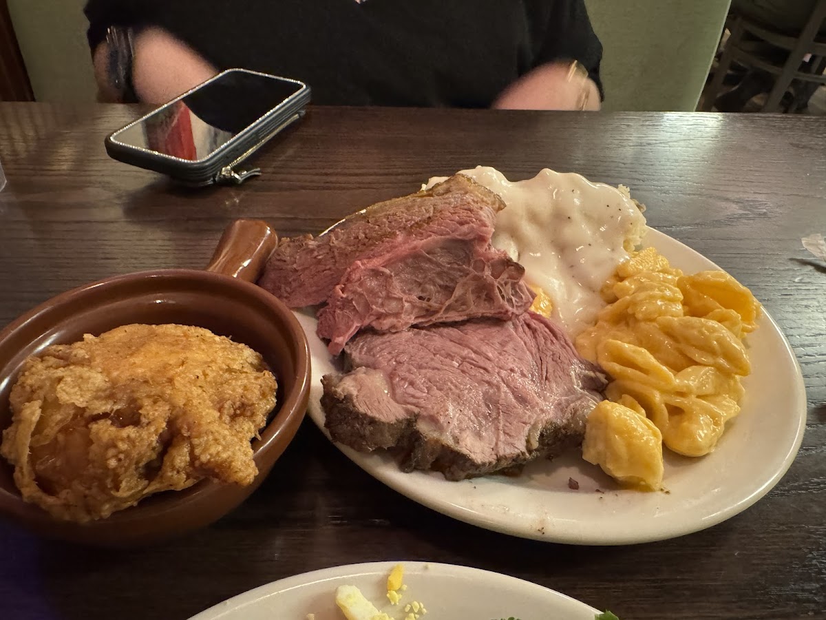 Grand Country Buffet - Photo 2