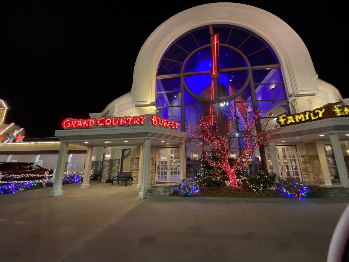 Grand Country Buffet - Photo 3