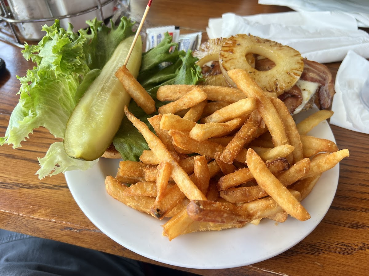 Yorktown Pub - Photo 2