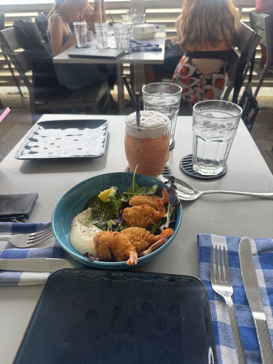 Mala Ocean Tavern - Photo 9