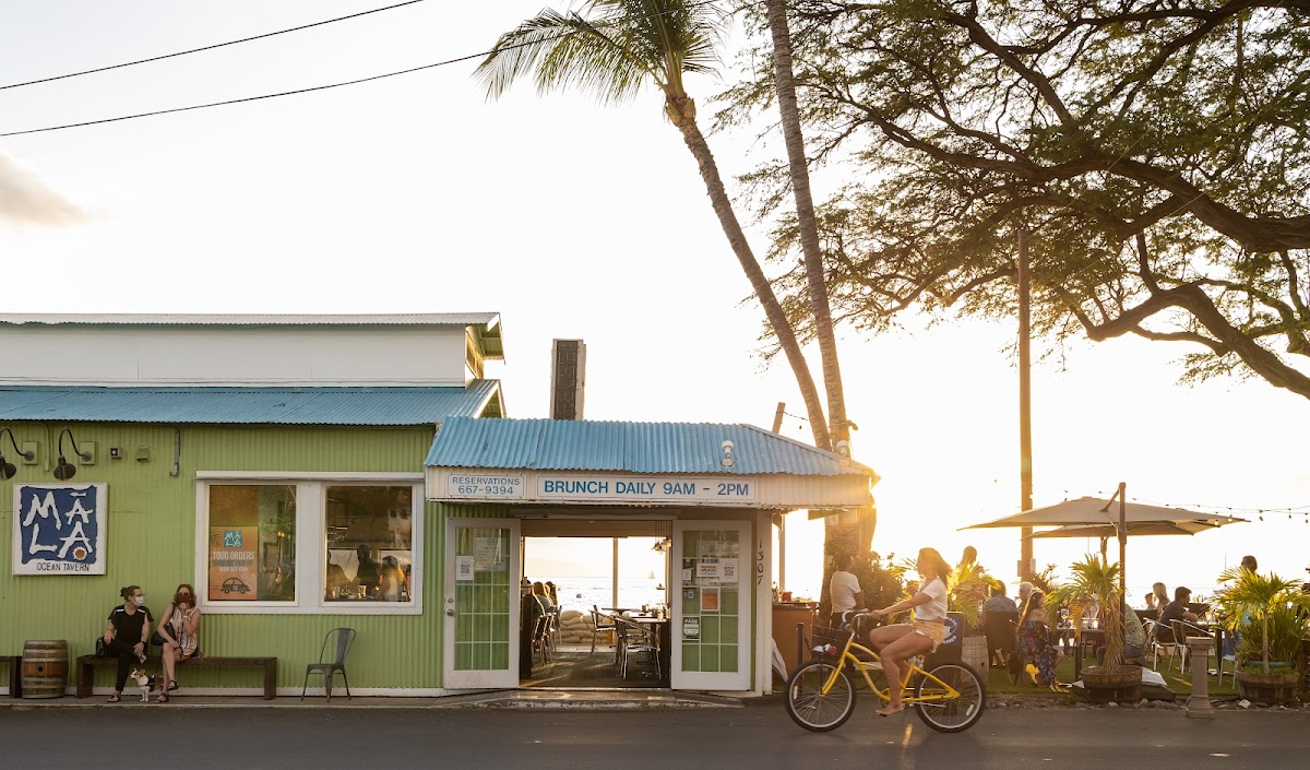 Mala Ocean Tavern - Photo 3