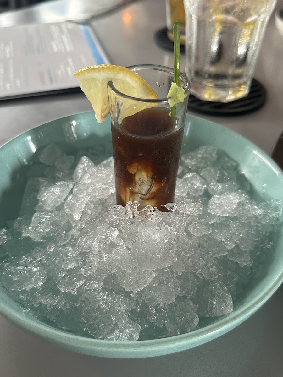 Mala Ocean Tavern - Photo 4