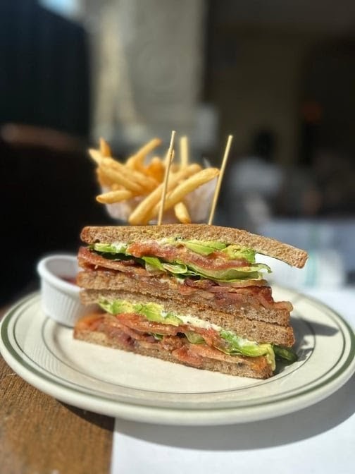 Elysian Cafe - Photo 3