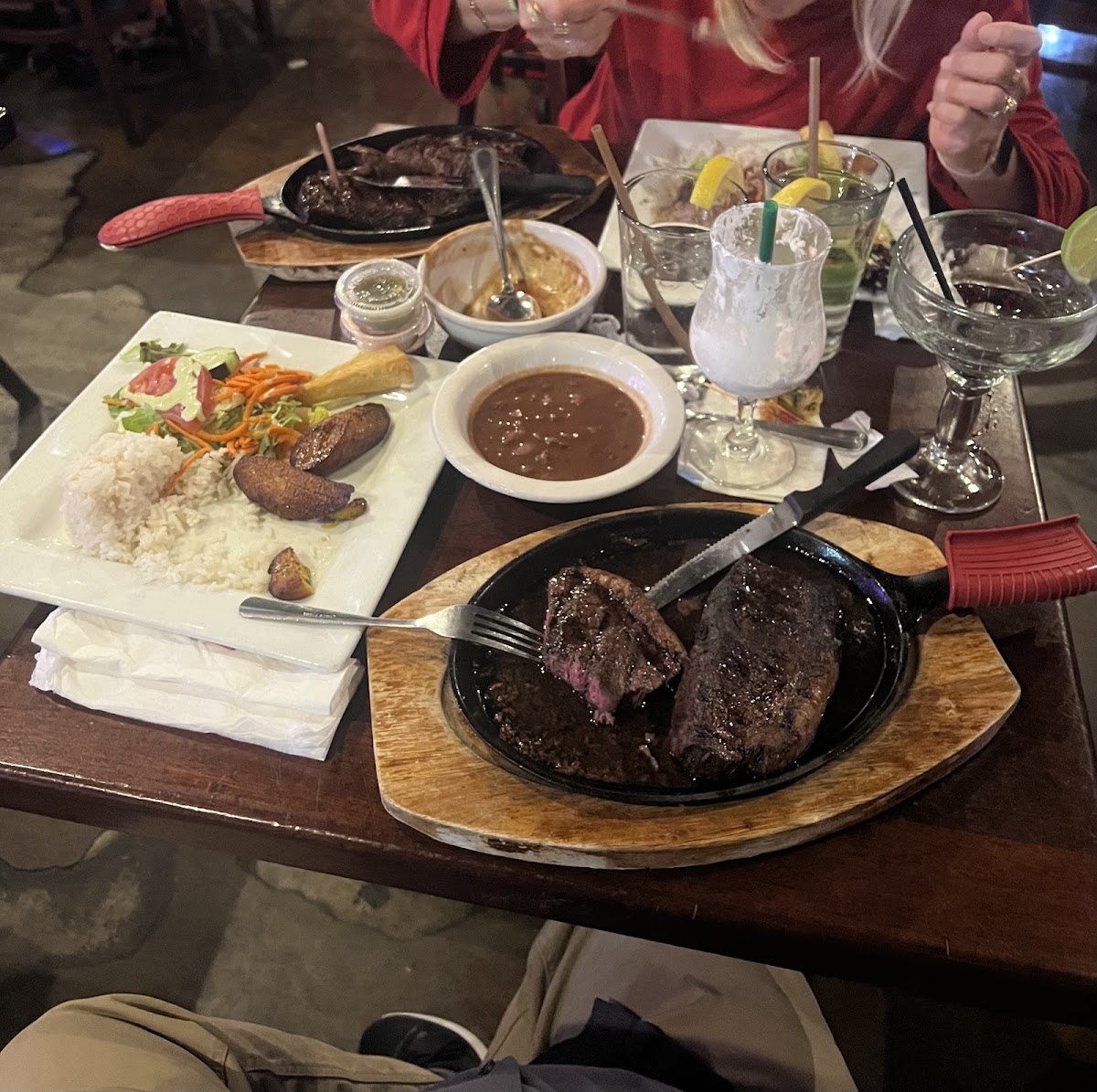 Latinos Restaurante - Photo 2