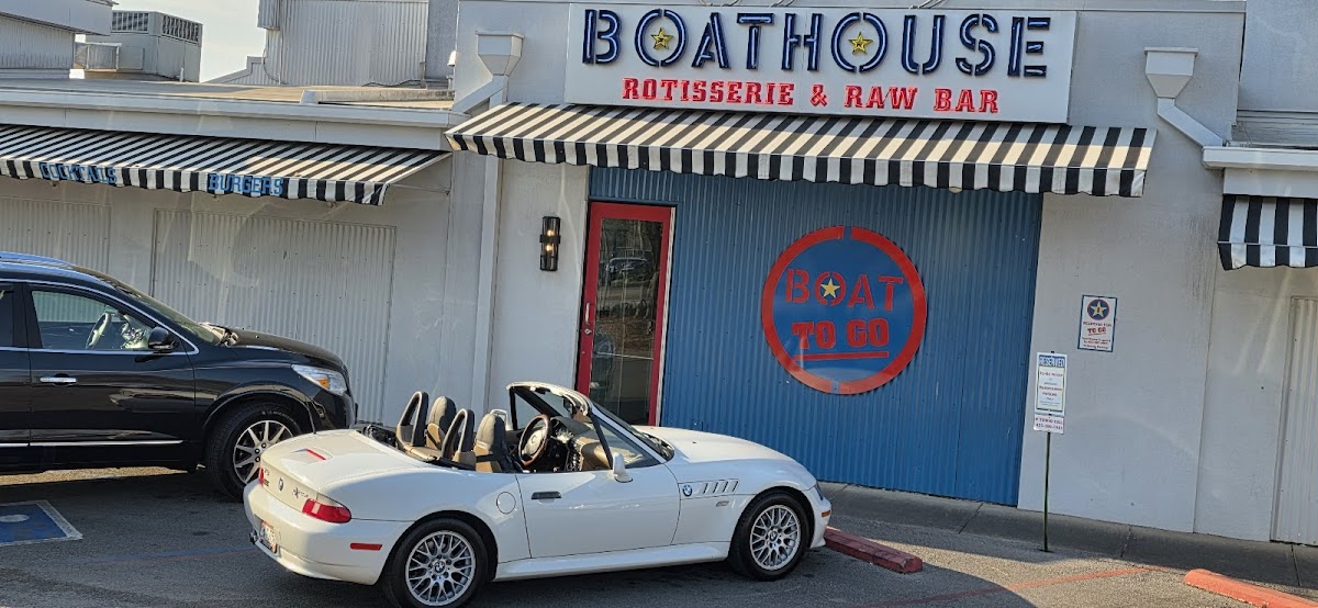 Boathouse Rotisserie & Raw Bar - Photo 2