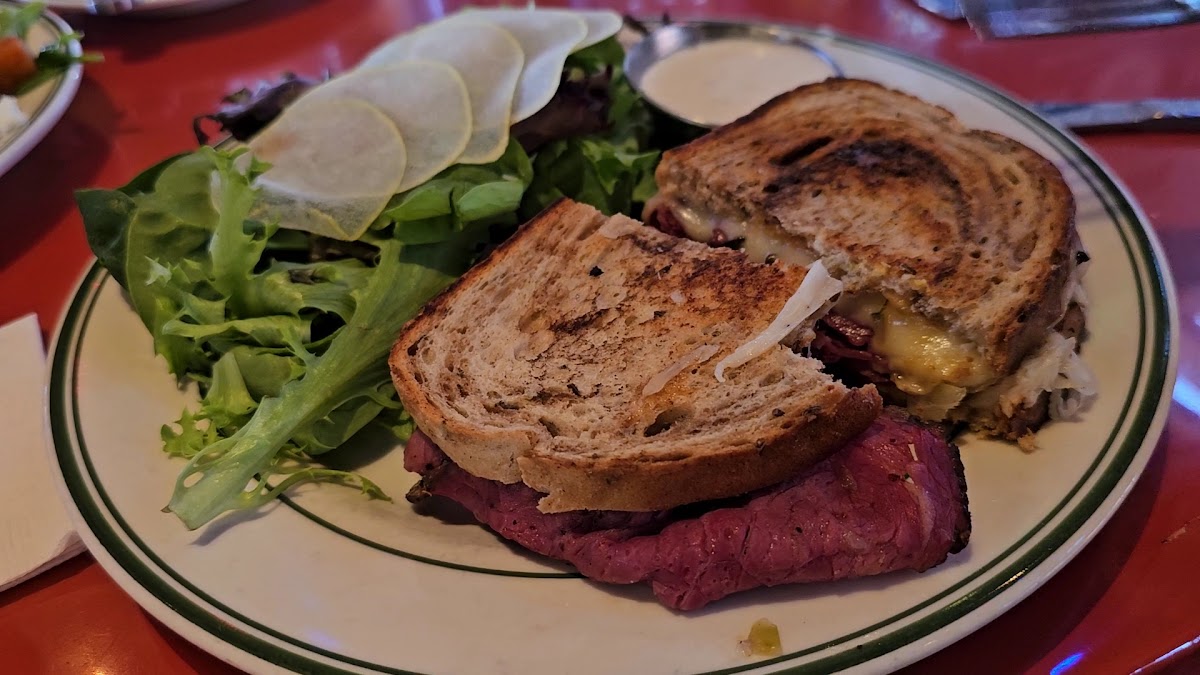 George's Corner Restaurant - Photo 1