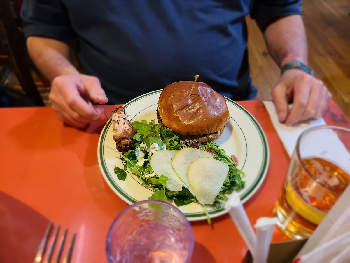 George's Corner Restaurant - Photo 5