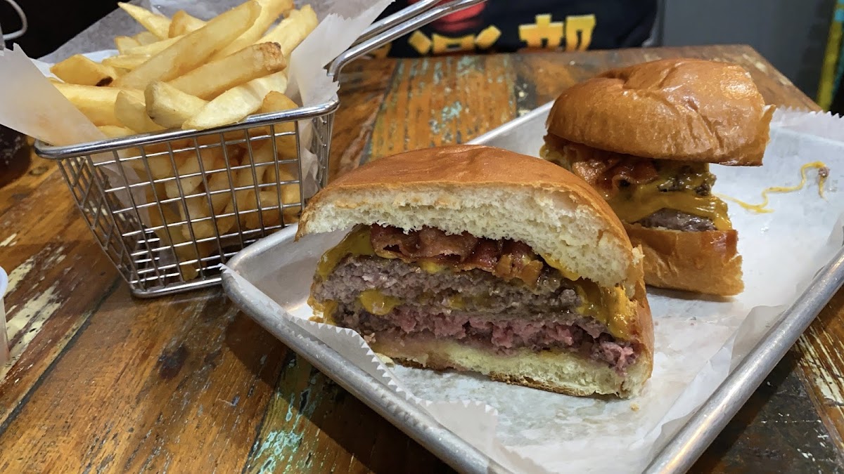 Sin City Burger - Photo 6
