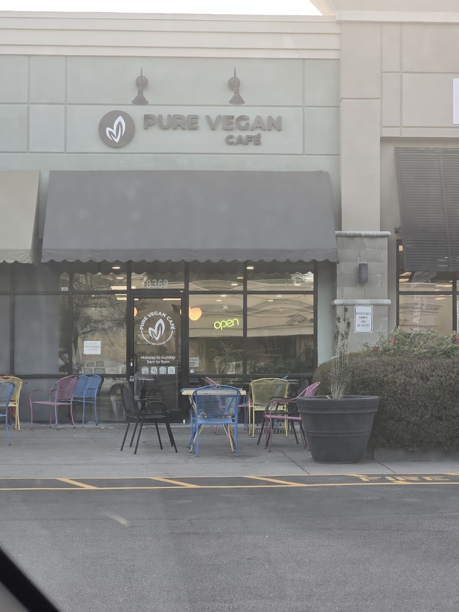 Pure Vegan Cafe - Photo 2