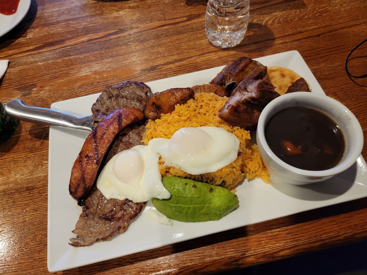 Tierra Colombiana Restaurant - Photo 8