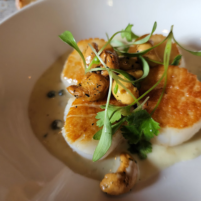 Scallops with Serrano Pepper Green Curry & Minted Cashews