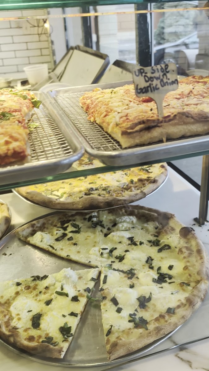 Mancini Pizza - Photo 3