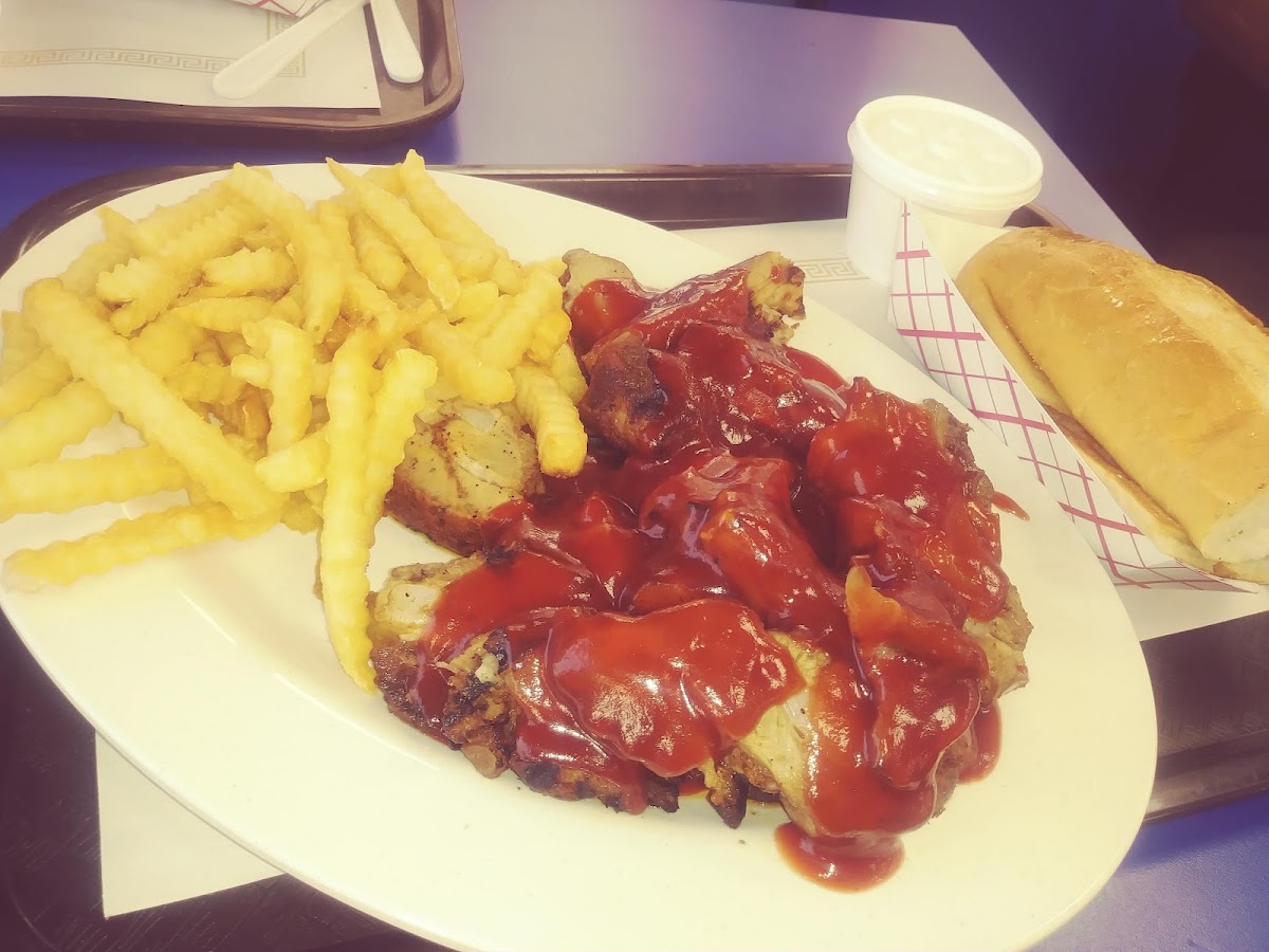 Zantes Restaurant - Photo 4