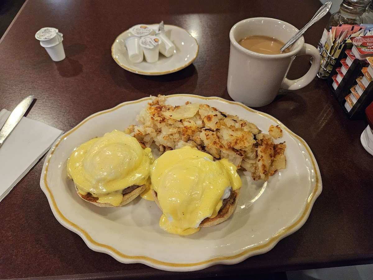 McLean Family Restaurant - Photo 9