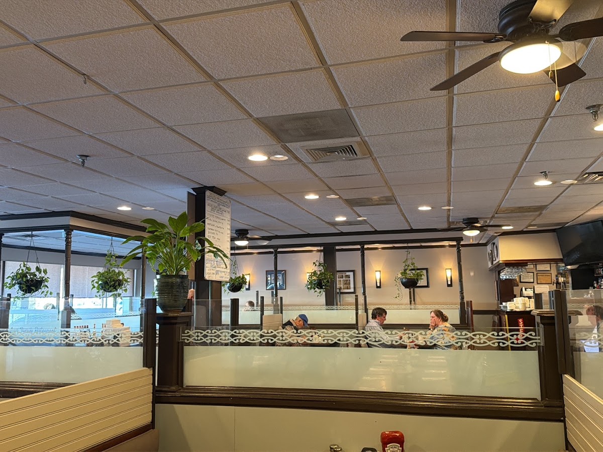 McLean Family Restaurant - Photo 2