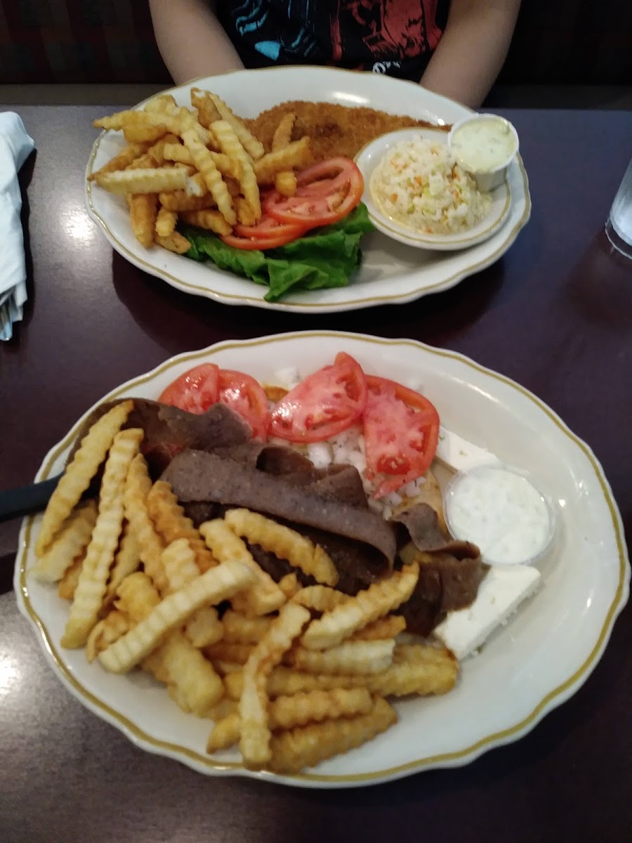 McLean Family Restaurant - Photo 5