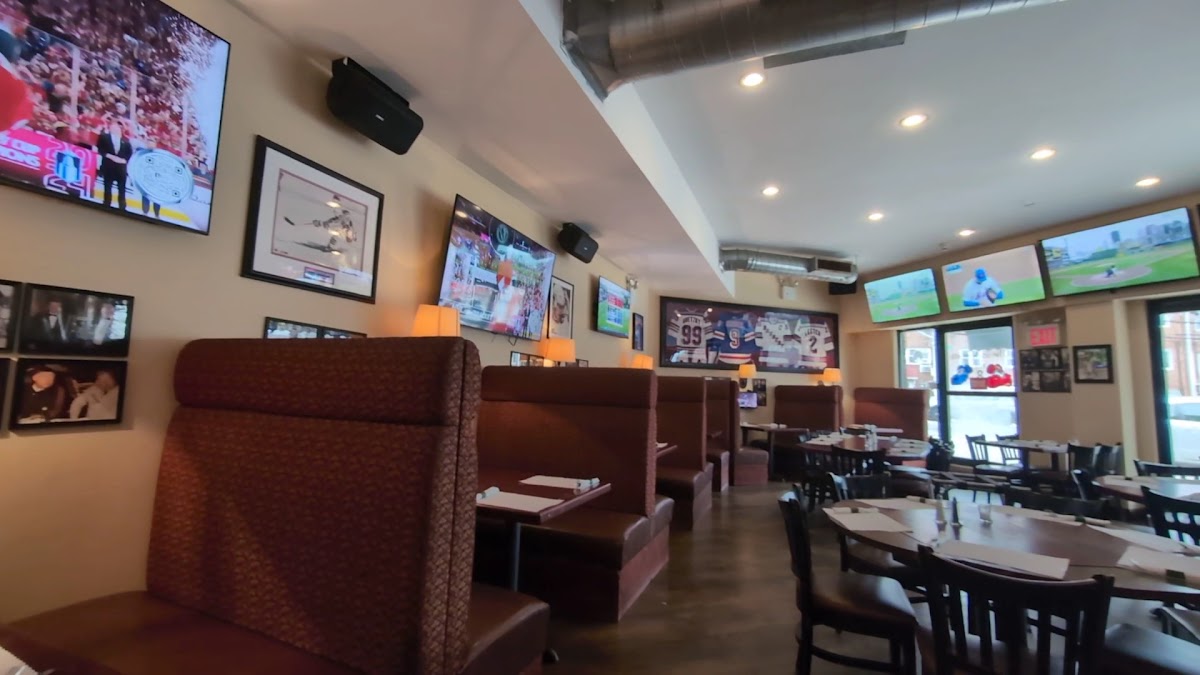 O'Neill's Maspeth - Photo 1
