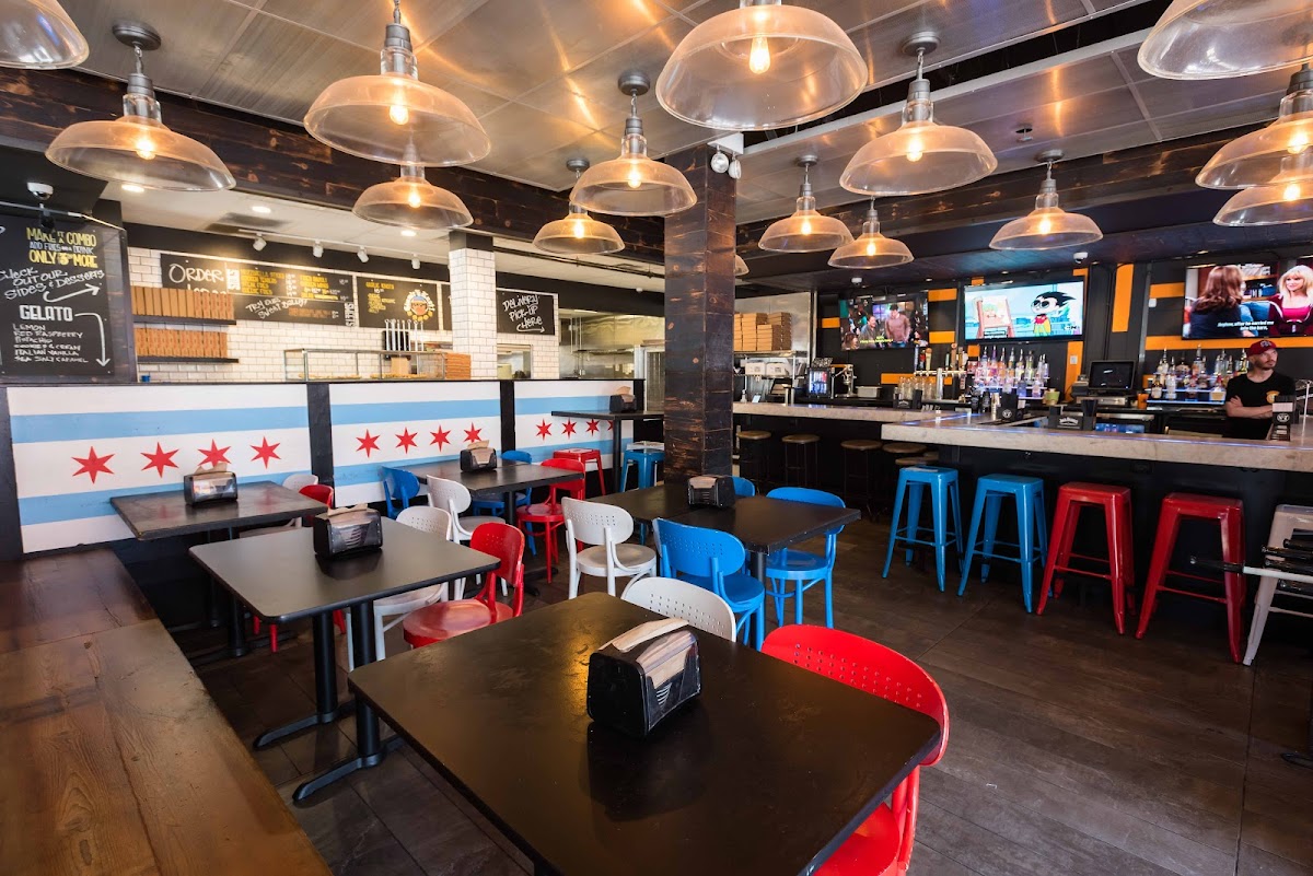 Cheesie's Pub & Grub - Lakeview