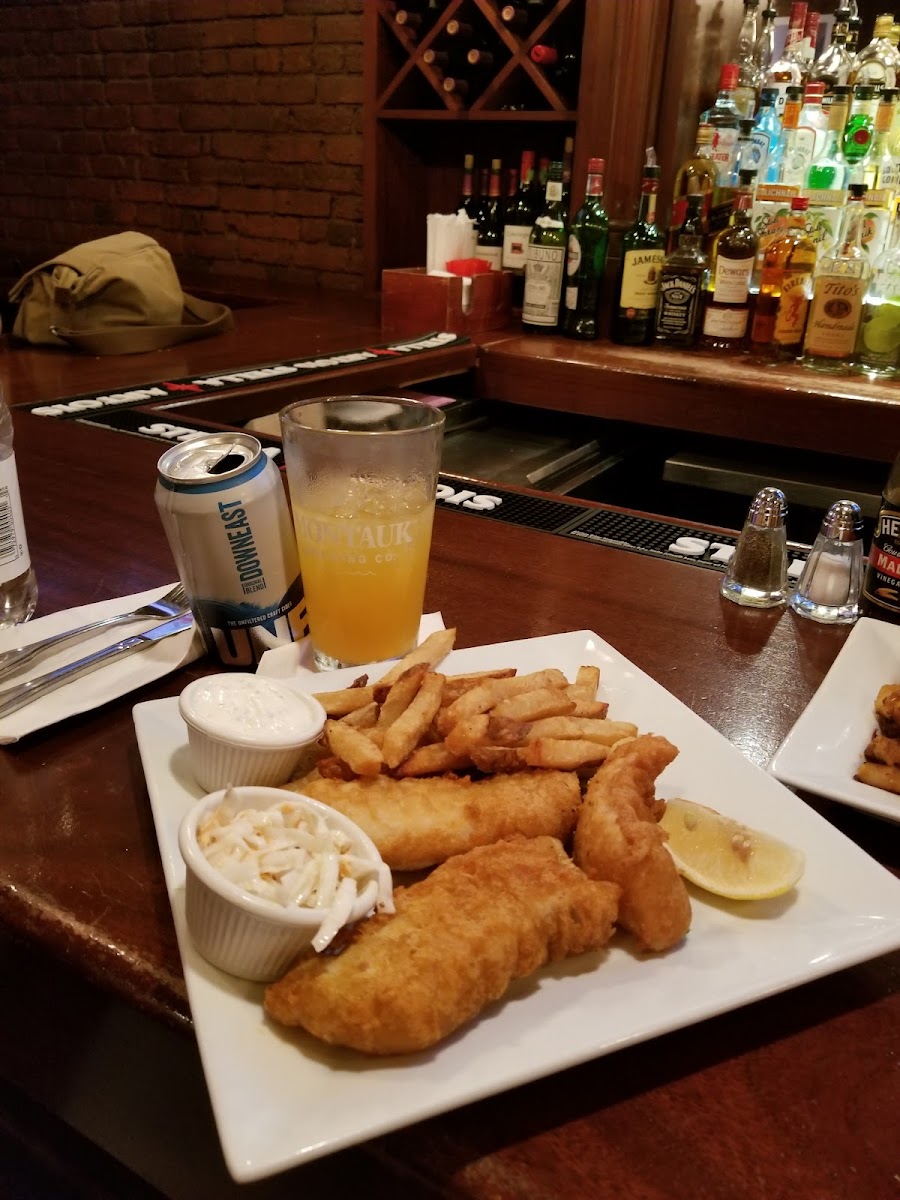 Ryan Maguire's Bar & Restaurant - Photo 3