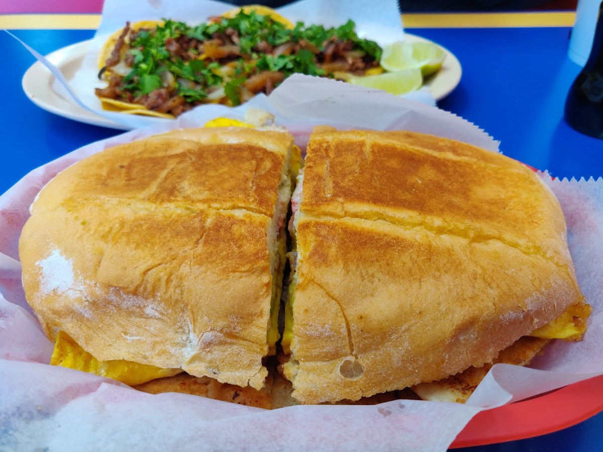 Tortas Las Llardas - Photo 4