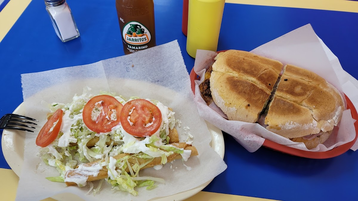 Tortas Las Llardas - Photo 8