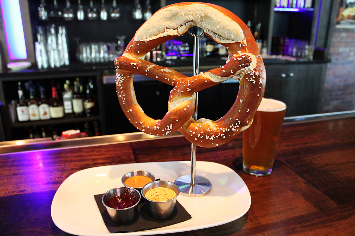 District Tavern - Photo 9