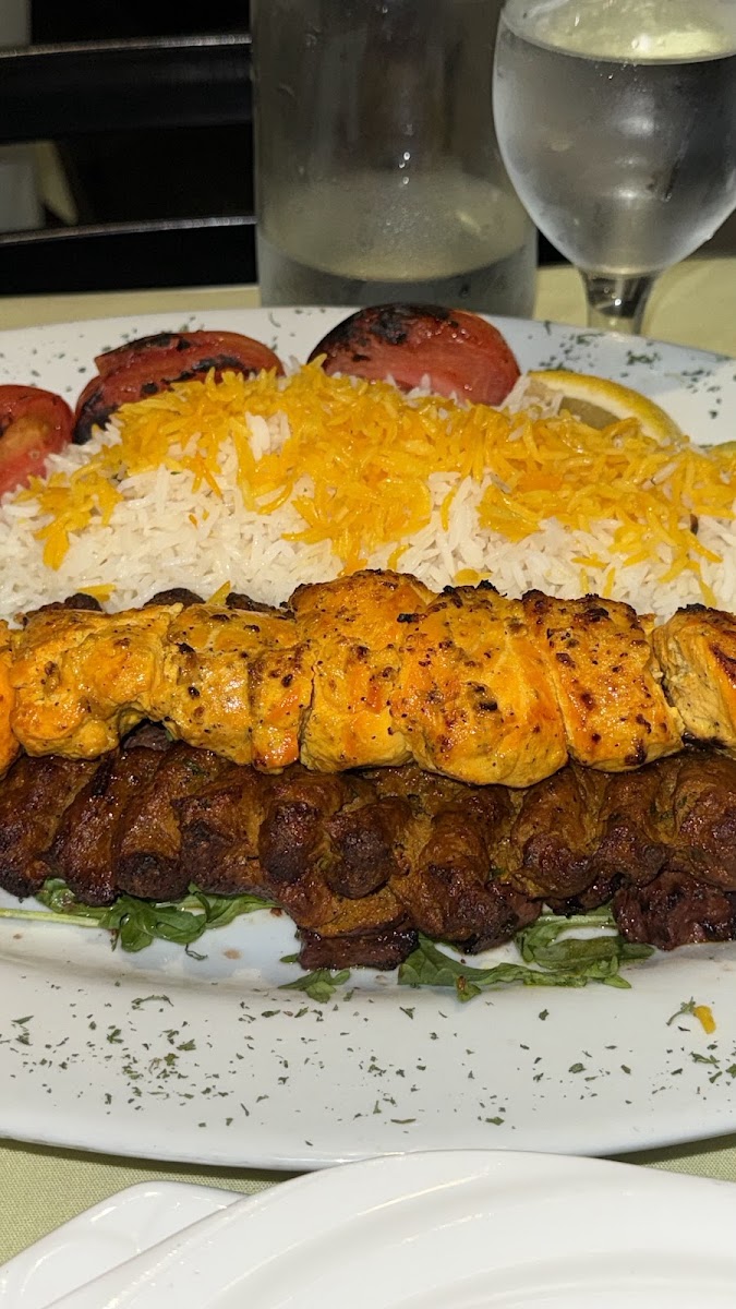 Miraj Healthy Grill - Photo 3
