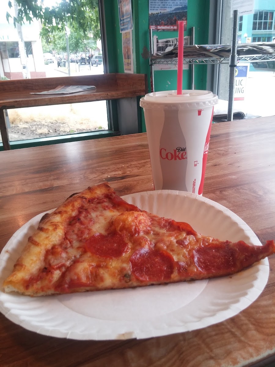 Hot Mama's Pizza - Photo 7