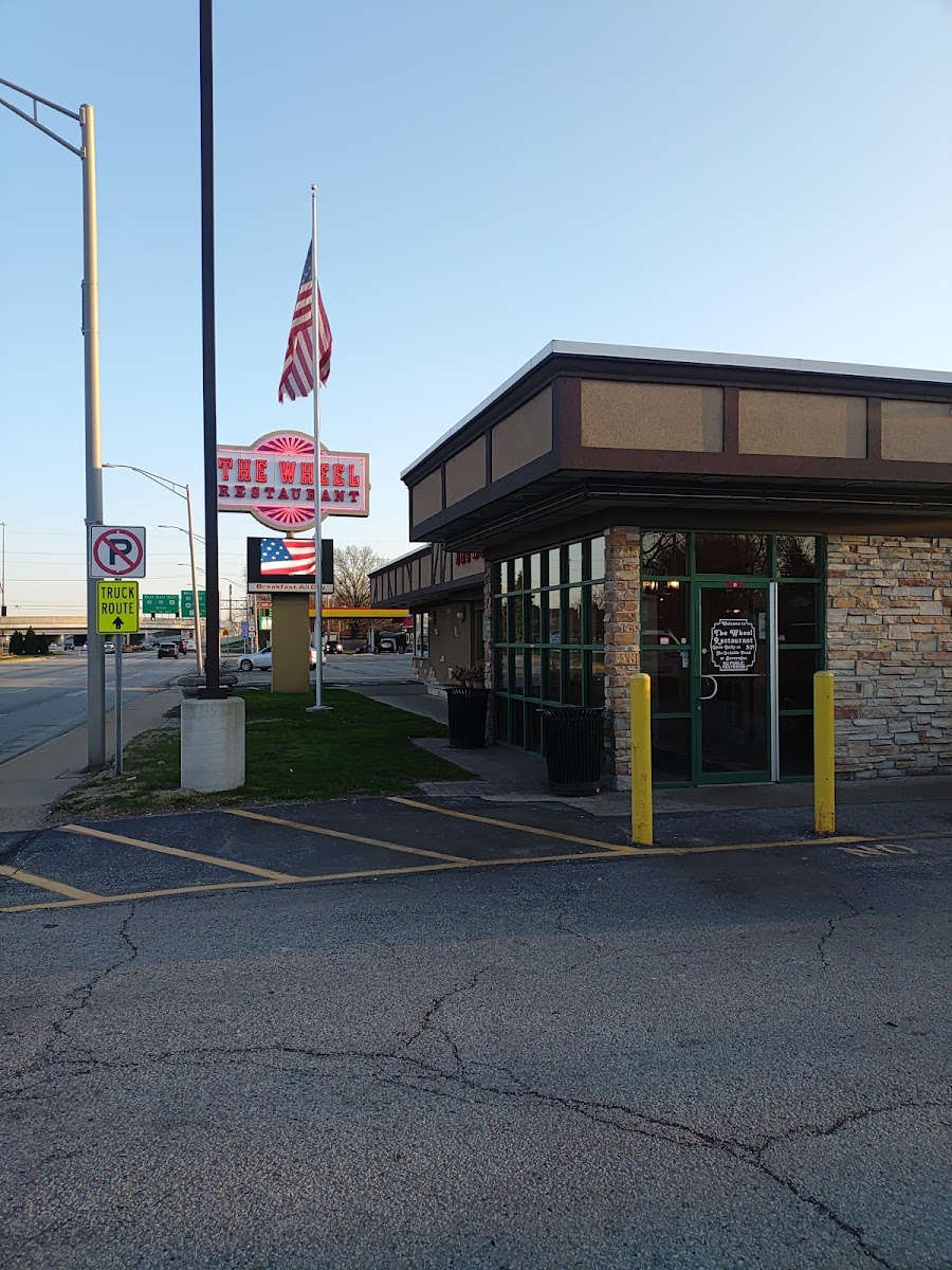 The Wheel Family Restaurant - Photo 3