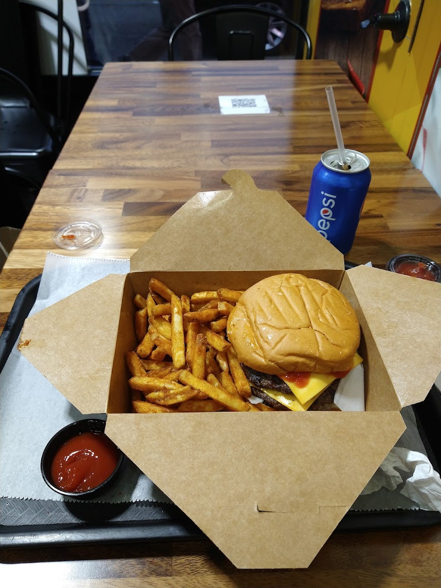 Halal Eats - Photo 9