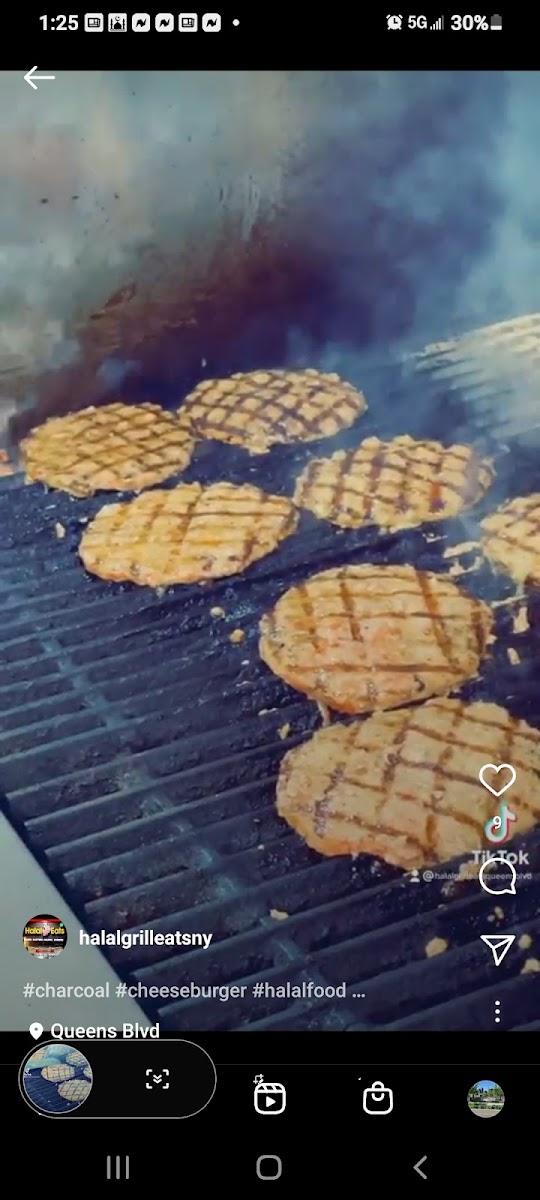Halal Eats - Photo 3