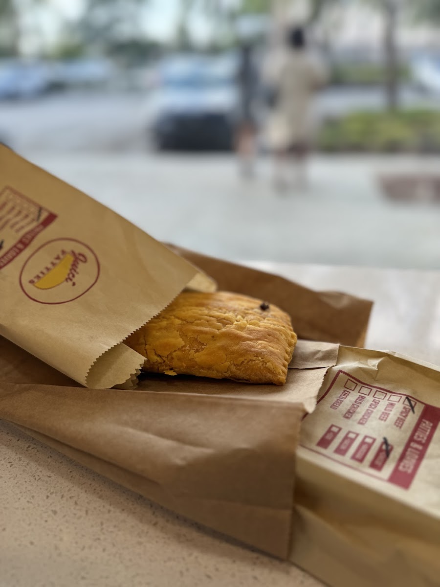 Juici Patties - Photo 6