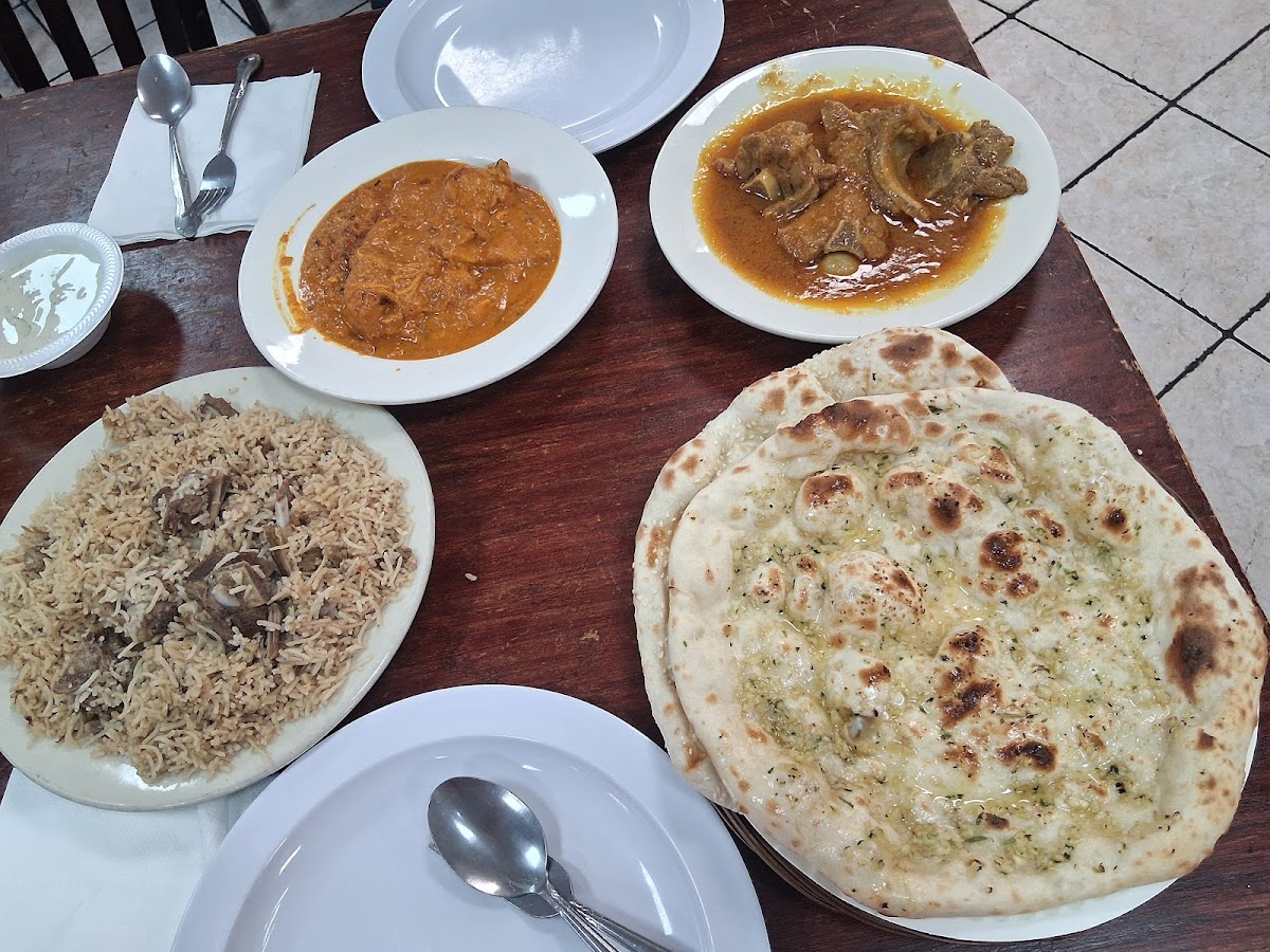 Dera Restaurant - Photo 3